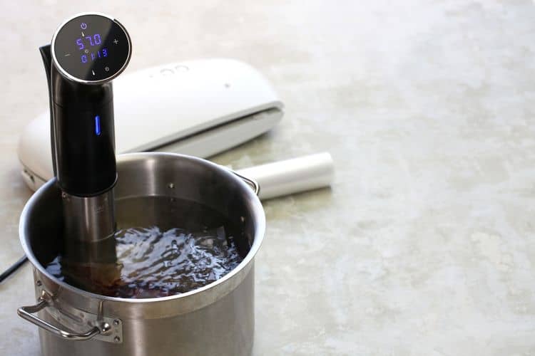 Ponorný sous-vide vařič