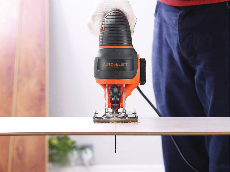 Přímočará pila black decker