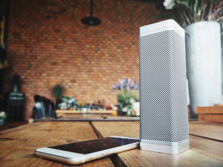 Bluetooth reproduktor a smartphone