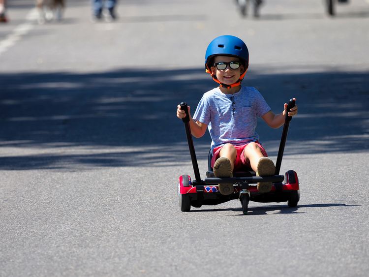 Hoverboard se sedadlem a řídítky