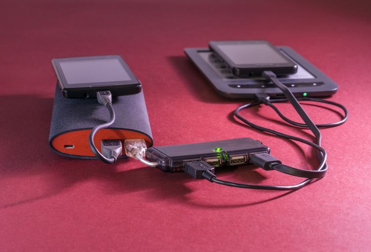 Nabíjení elektronických zařízení přes powerbank