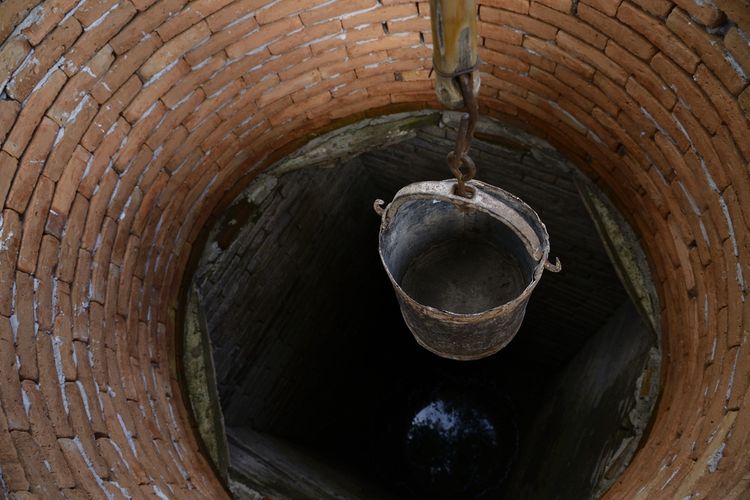 Nízká hladina vody ve studni