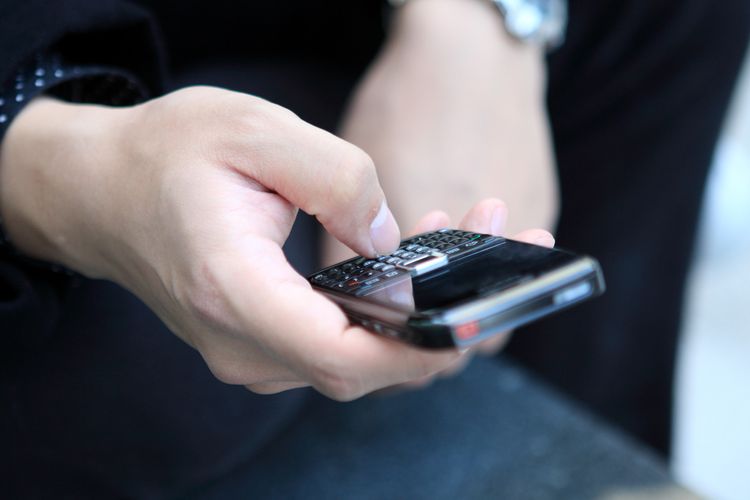 Tlačítkový telefon