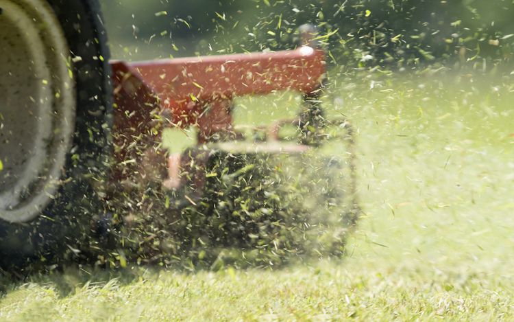 Sekačka pracuje v prašném prostředí, na její servis nelze zapomínat