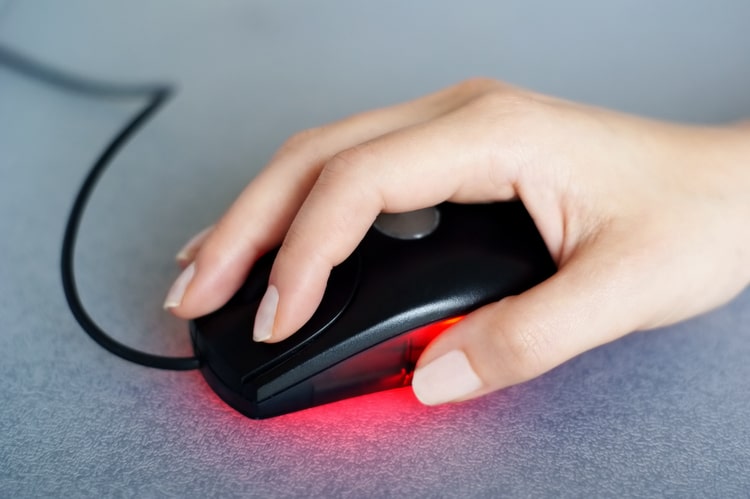 Kabelová počítačová myš k PC