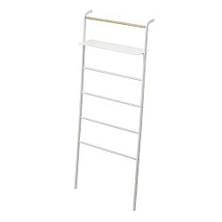 Bílý věšák s poličkou YAMAZAKI Tower Ladder