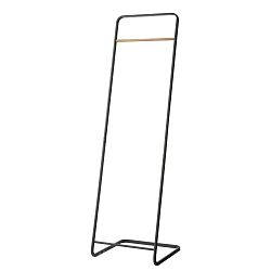 Černý věšák YAMAZAKI, výška 140 cm