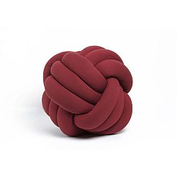Tmavě červený dekorativní polštářek Knot, ⌀ 45 cm