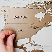 Stírací mapa světa na zeď. Mapa Česka na zeď - hrady, hory i města