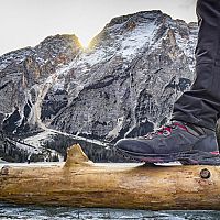 Jakou turistickou obuv? Vysokou! Vyzkoušejte Garmont nebo Mammut