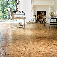 Korková podlaha do koupelny i kuchyně – výhody, nevýhody a vaše zkušenosti