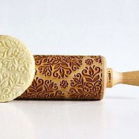 Embosovaný ozdobný váleček na těsto se vzorem