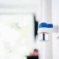 Vybíráme lapač hmyzu. Nejlepší je elektrický odpuzovač komárů na terasu