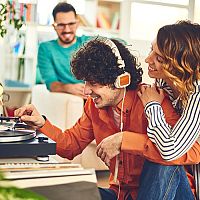 Retro gramofony nejsou nejlacinější. Recenze ukázaly ty nejlepší