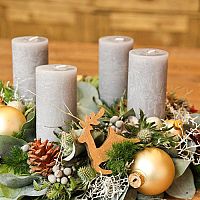 Jak si svépomocí vyrobit adventní věnec? Vyzkoušejte fotopostup od Ateliéru Papaver