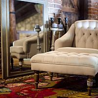 Ideální křeslo na čtení? Zkuste ušák nebo lenošku