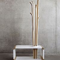 Designový stojanový věšák