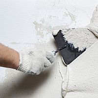 Druhy omítek do interiéru – sádrová, vápenno-cementová, hliněná, sanační