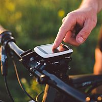 Jakou cykloelektroniku si opatřit? Sporttester, tachometr i navigaci