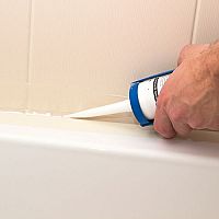 Jak na silikonování vany, dlažby, umyvadla, sprchového koutu a rohů koupelny