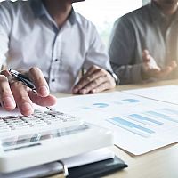 Jak bezpečně zaplatit cenu za koupi nemovitosti. Bankovní vinkulace je řešení