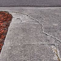 Popraskaný beton na terase – jak ho opravit?