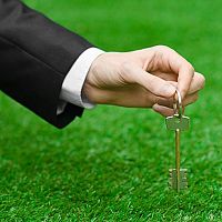 Na co si dát pozor při koupi pozemku – jak probíhá koupě, povinnosti a poplatky