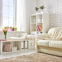 Rady, jak prosvětlit tmavý obývák, chodbu či kuchyni