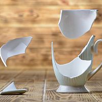 Potlučený a prasklý porcelán nevyhazujte – dá se jednoduše opravit