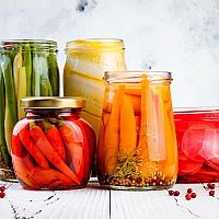 Jak sterilizovat sklenice na zavařování? Zkuste mikrovlnku, troubu nebo myčku nádobí