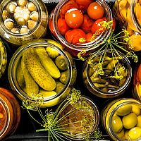 Postup, jak zavařovat v troubě, myčce nádobí nebo tlakovém hrnci