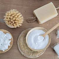 Ekologické umývání nádobí bez klasické houby – lufa, pratelné houby a ekologické prostředky na nádobí