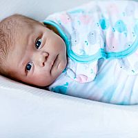 Jakou zavinovačku koupit? Nejlepší uklidňující zavinovačka pro miminka na spaní