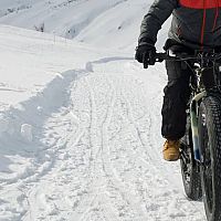 Návod, jak uskladnit elektrokolo na zimu – čištění, uložení, péče