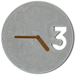 Betonové hodiny s plnými ručičkami měděné barvy od Jakuba Velínského