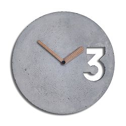 Betonové hodiny s plnými ručičkami ze dřeva od Jakuba Velínského