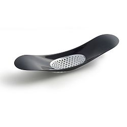 Černé kolébkové mačkadlo na česnek Joseph Joseph Garlic Rocker