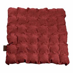 Červený sedací polštářek s masážními míčky Linda Vrňáková Bubbles, 55 x 55 cm