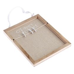 Nástěnná dřevěná dekorace s kolíčky na zavěšení fotek Dakls Ruseno