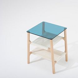 Odkládací stolek s konstrukcí z masivního dubového dřeva a petrolejovou deskou Gazzda Fawn