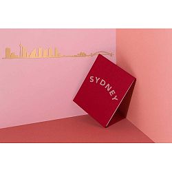 Pozlacená nástěnná dekorace se siluetou města The Line Sydney