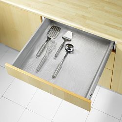 Protiskluzová podložka do zásuvky ve stříbrné barvě Wenko Anti Slip, 150 x 50 cm