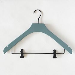 Šedo-zelené dřevěné ramínko se 2 klipsnami Compactor Hang&Keep