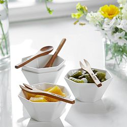 Set 4 bílých misek a bambusového příboru Steel Function Heptagon