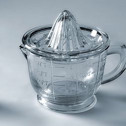 Skleněný odšťavňovač na citrusy Antic Line Glassin