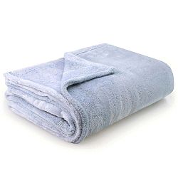 Světle modrá deka z mikrovlákna DecoKing Fluff BabyBlue, 170 x 210 cm