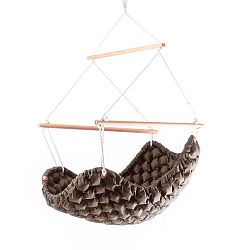 Tmavě hnědé  interiérové houpací křeslo Linda Vrňáková Swingy In