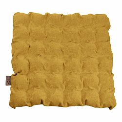 Tmavě žlutý sedací polštářek s masážními míčky Linda Vrňáková Bubbles, 55 x 55 cm