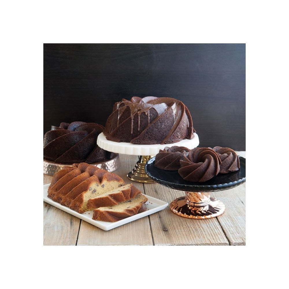 Forma na chlebíček ve stříbrné barvě Nordic Ware Heritage, 1,4 l